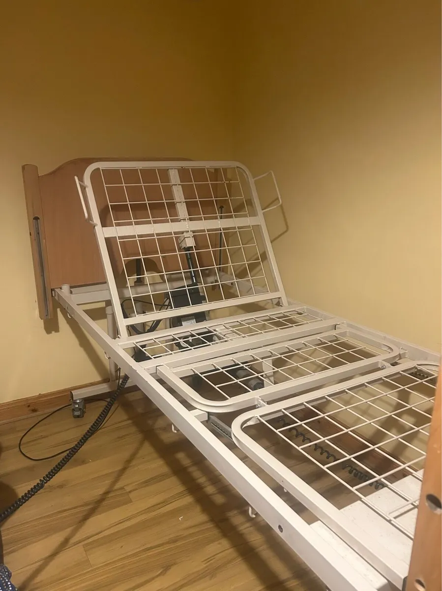 Hospital Bed - Image 4