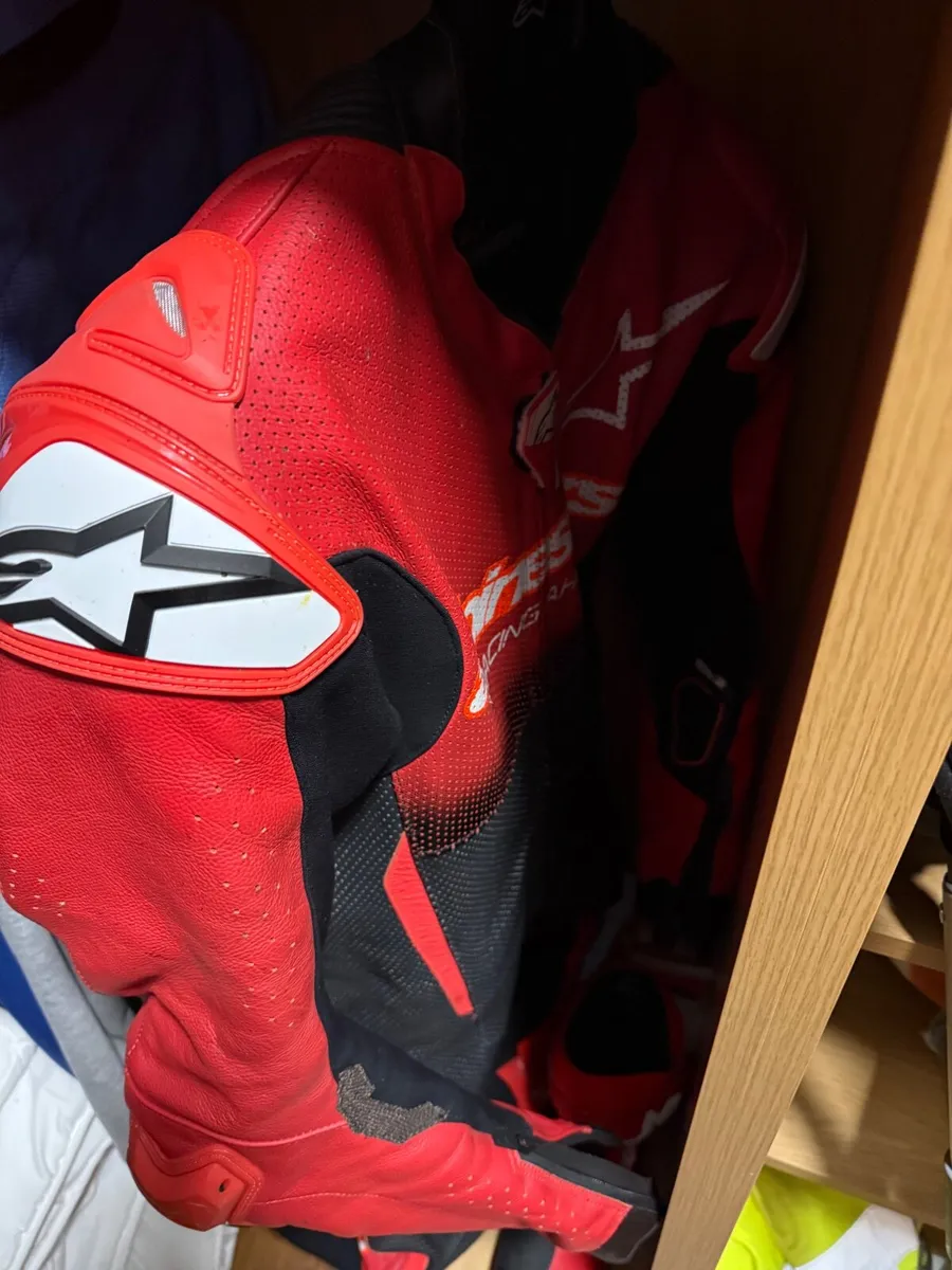 Alpinestars GP-R7 suit and Supertech Boots - Image 3