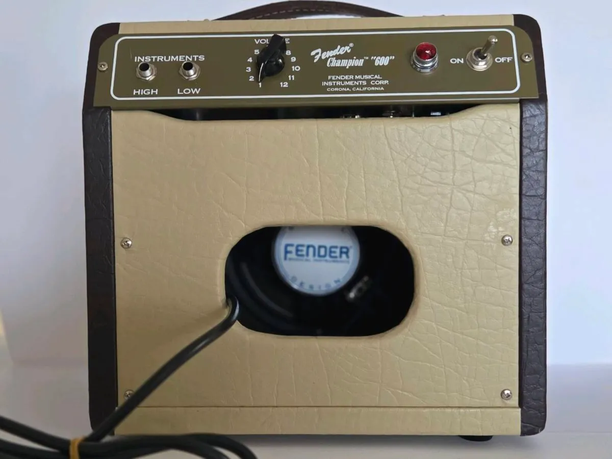 Fender Champion 600 Valve Guitar Amp - Image 2