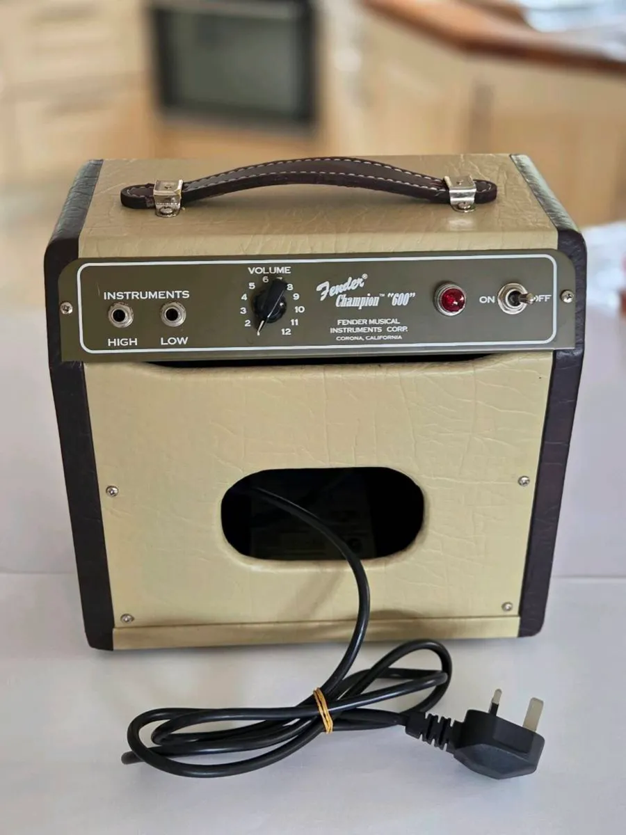 Fender Champion 600 Valve Guitar Amp - Image 3