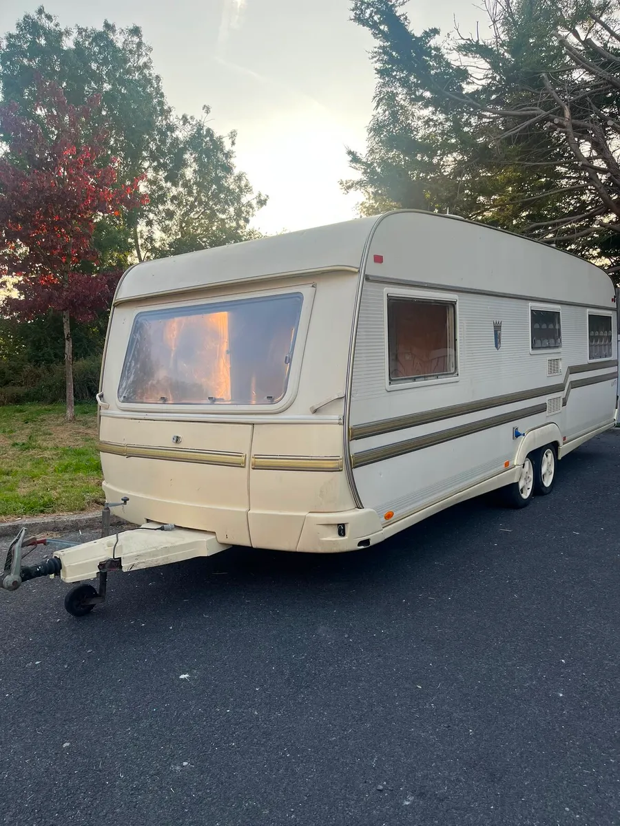 Caravan - Image 1
