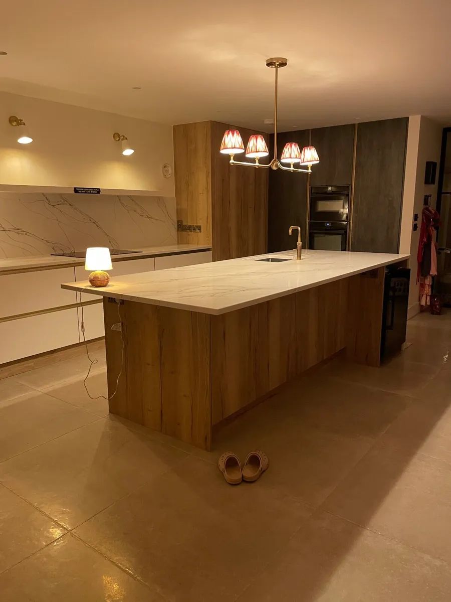 Three  year old Kitchen for sale - Image 1