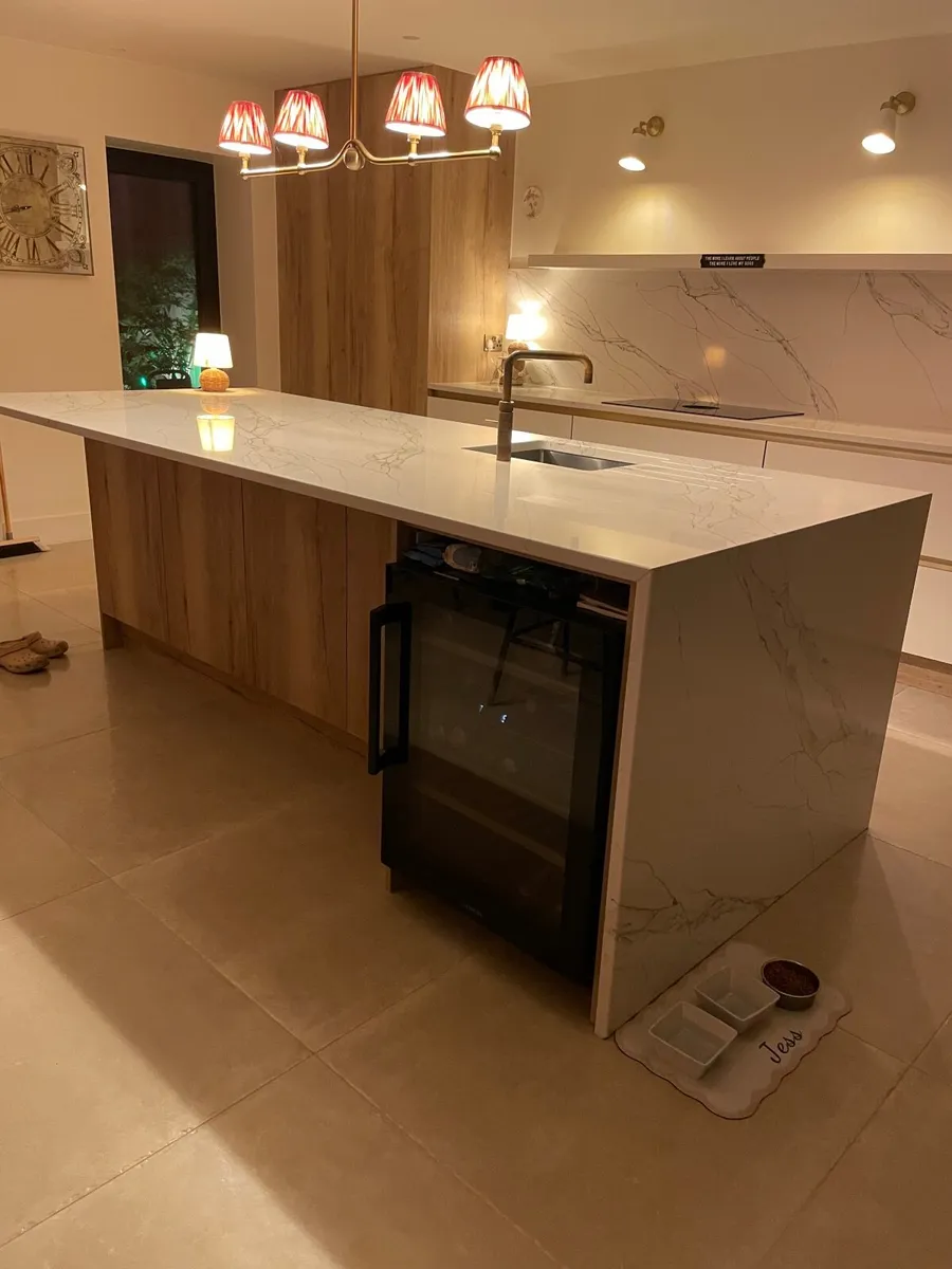 Three  year old Kitchen for sale - Image 3