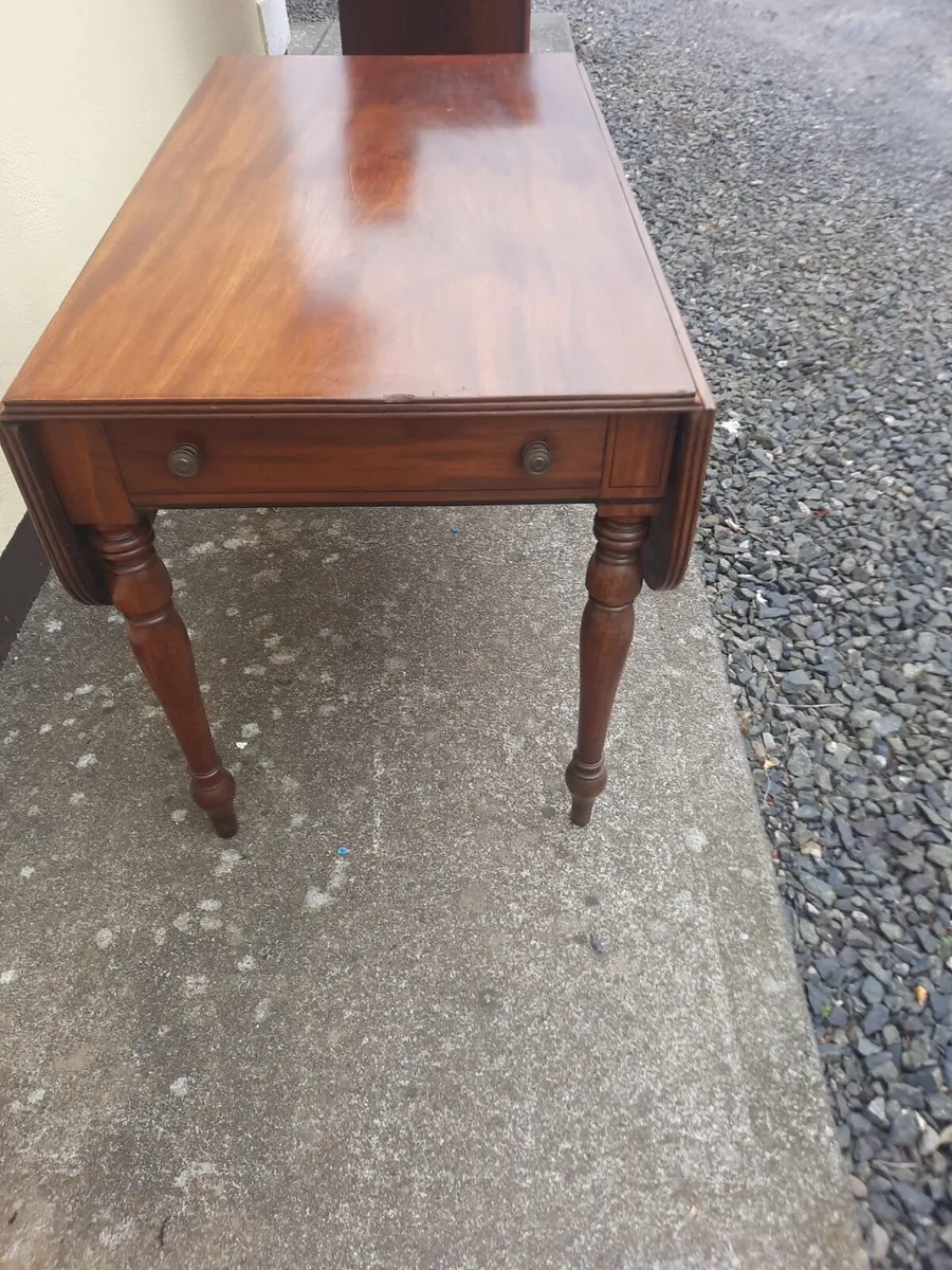 Antique Pembroke table - Image 1