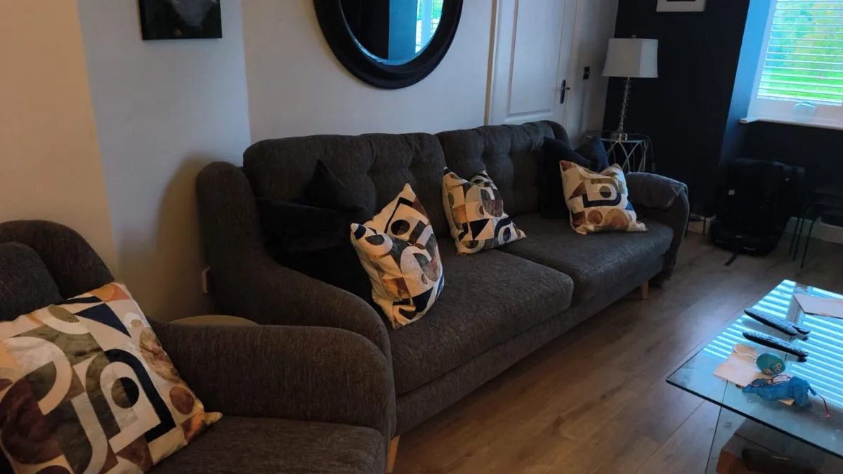 Selling - Image 1