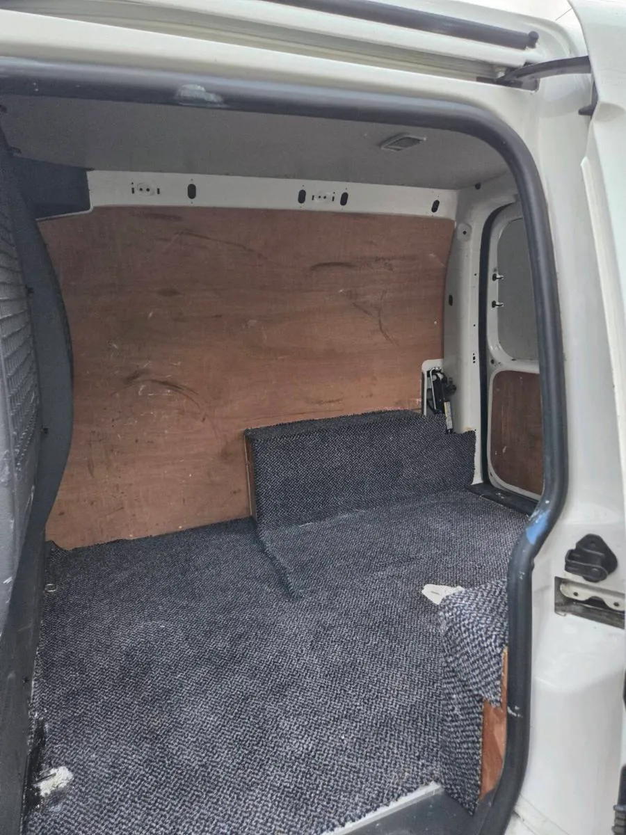 Vw caddy 2014 - Image 2