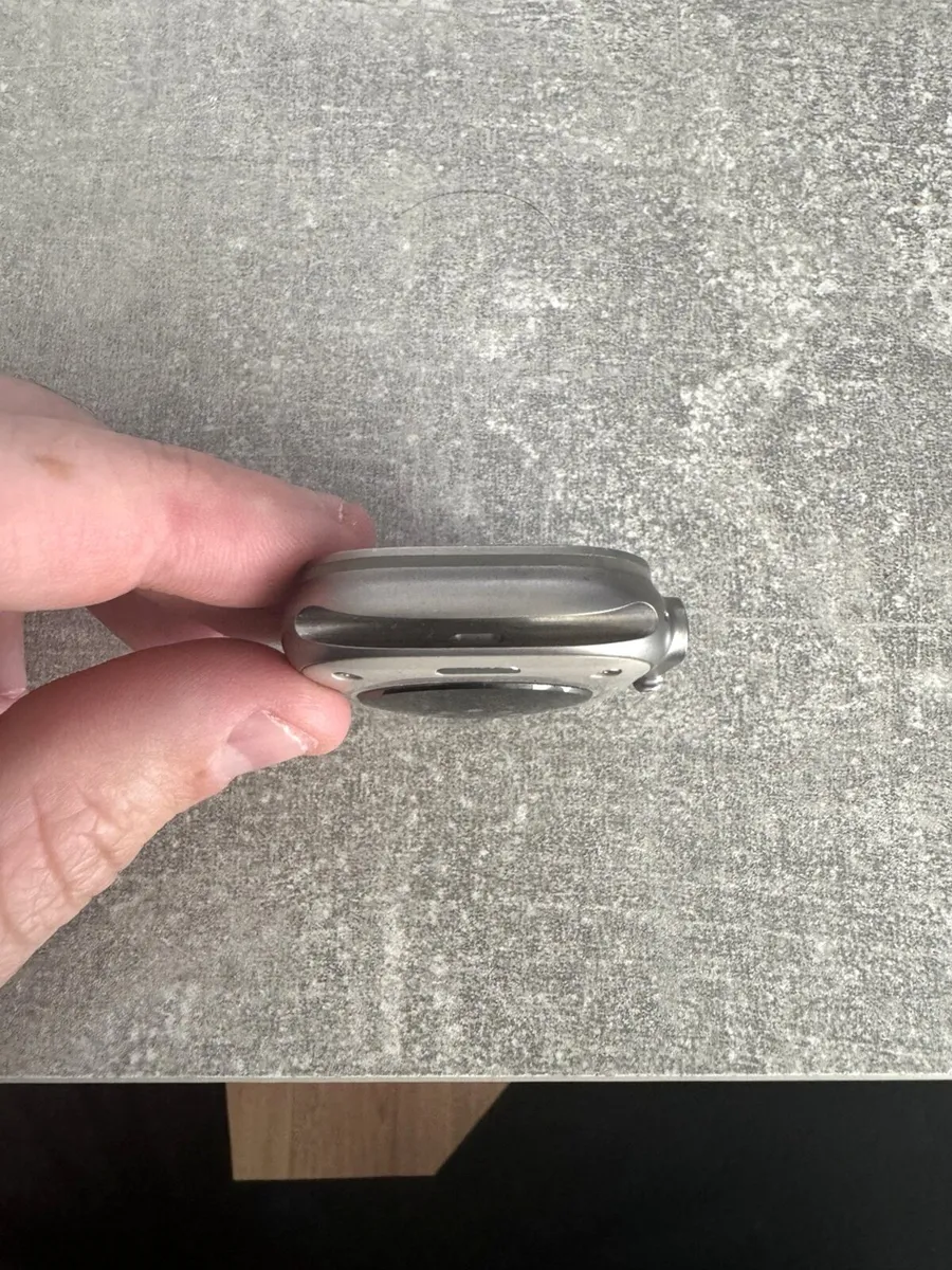 Apple Watch Ultra 1st Gen 49mm GPS + Cellular - Image 4