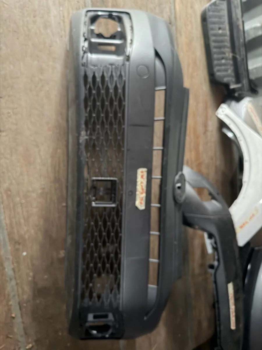 2026 vw caddy bumper and 26/ crafter front bumper - Image 1