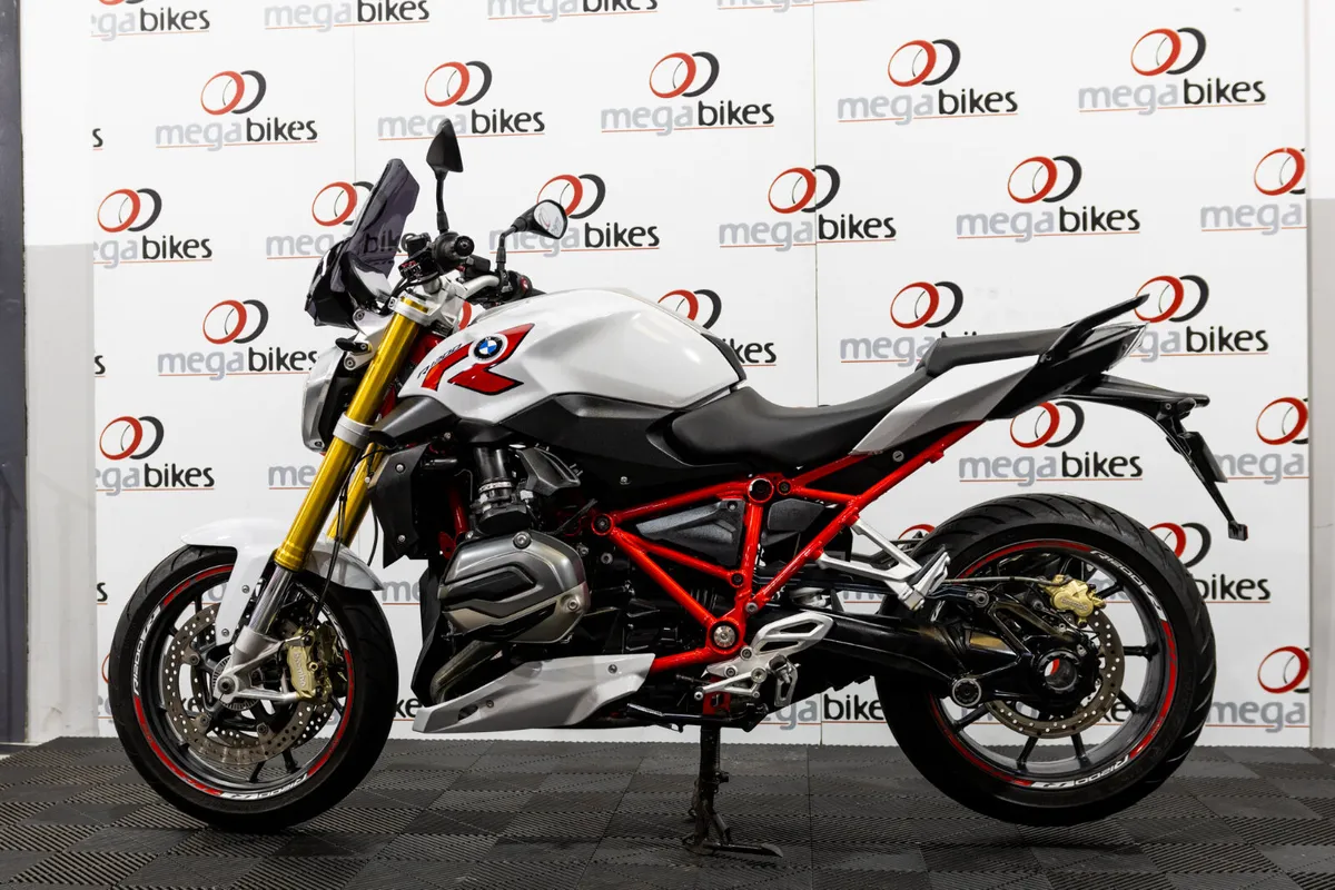 BMW R1200R 2015 - Image 2
