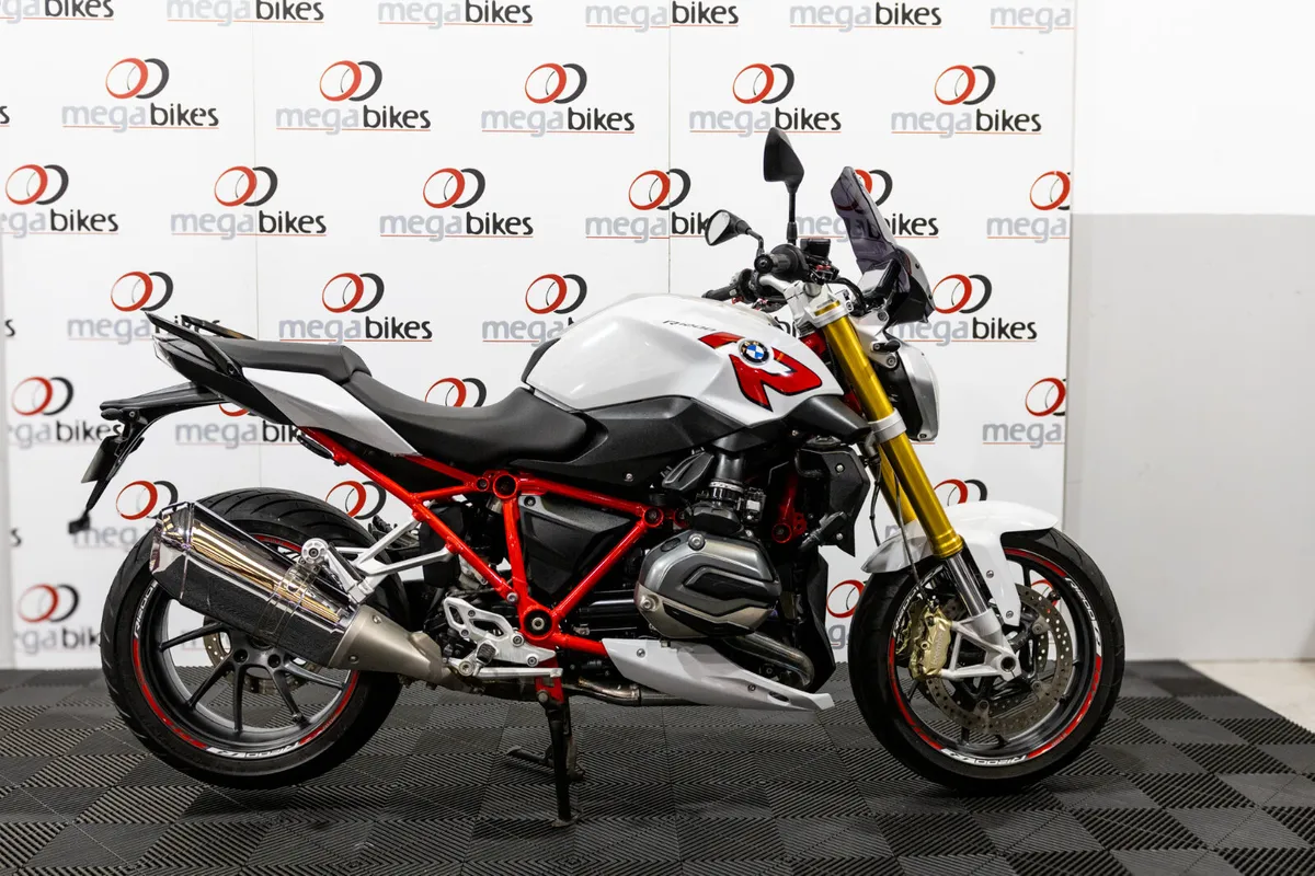 BMW R1200R 2015 - Image 1