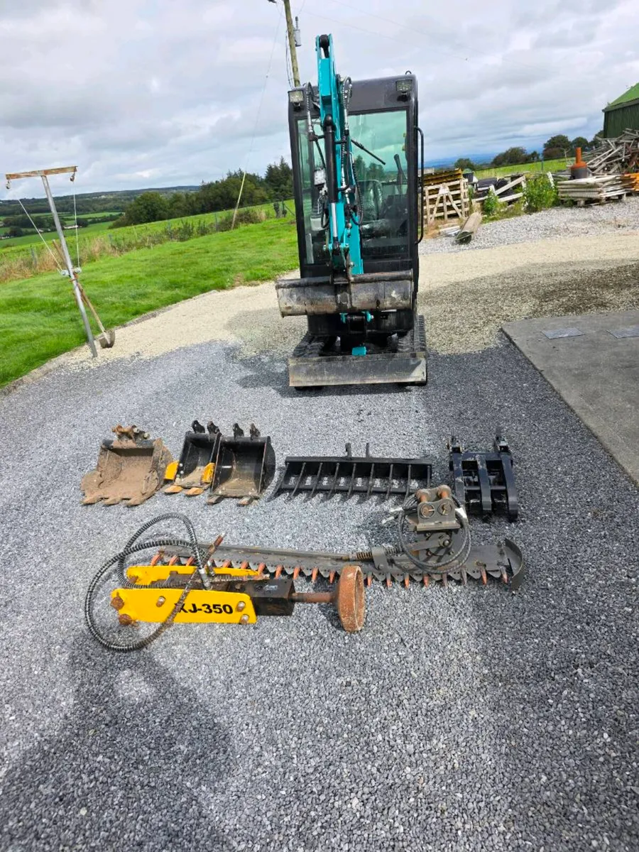 1.7T Mini Excavator - Image 1