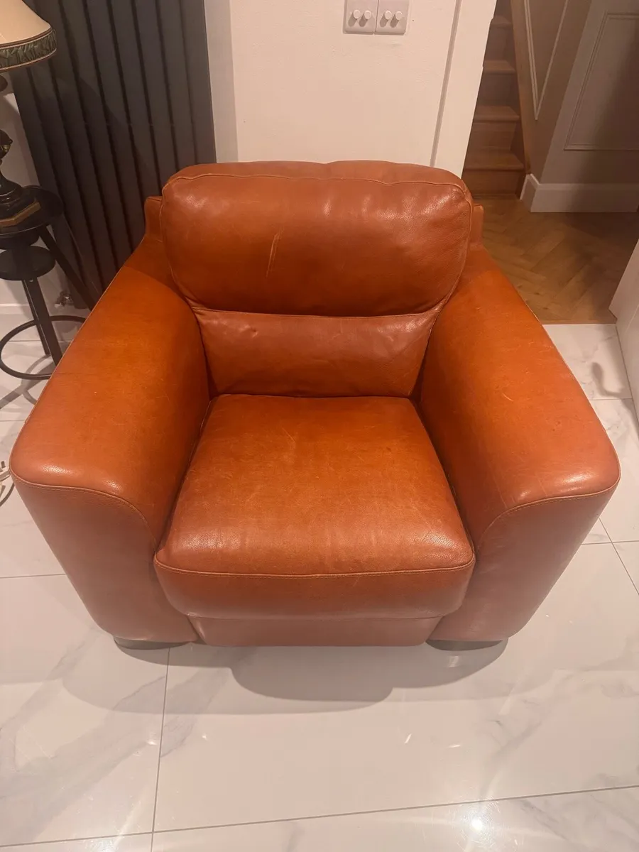 Arm chair - Image 1