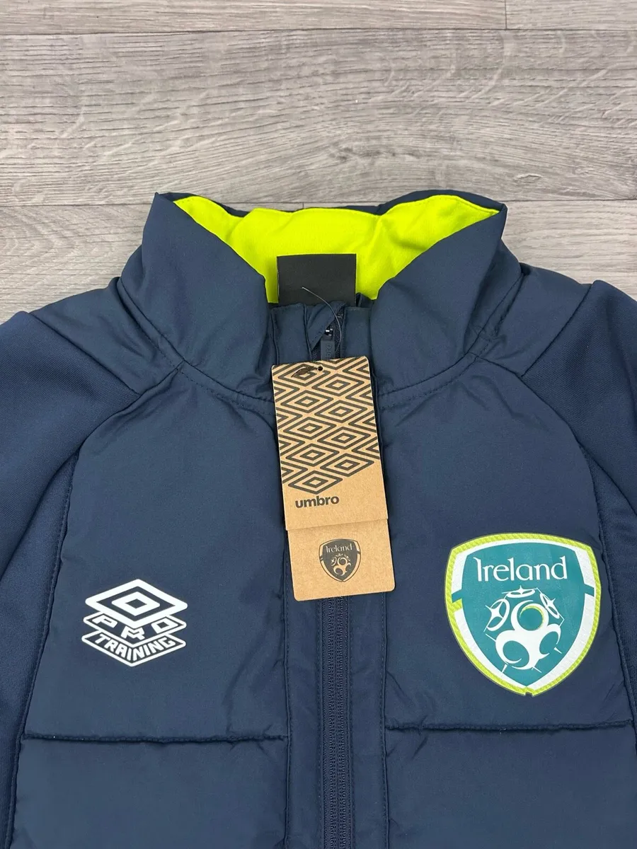 NEW Umbro Ireland Padded Jacket Mens Small - Image 3