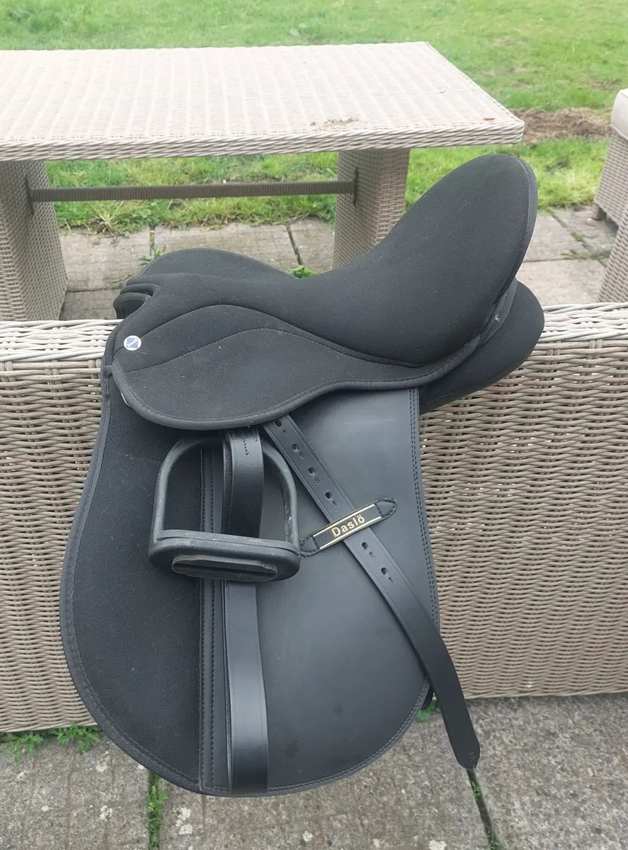 New 15 inch pony saddle - Image 1