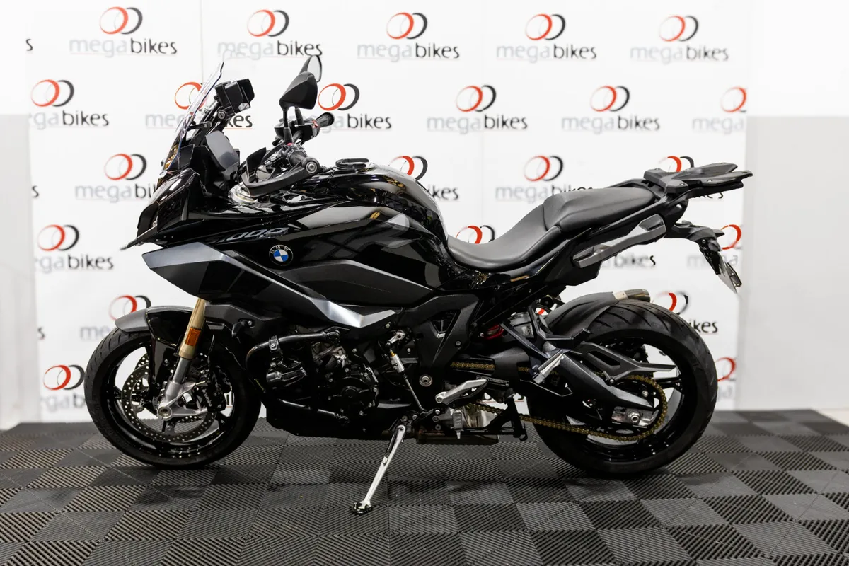 BMW S1000XR TE Triple Black 2023 - Image 2