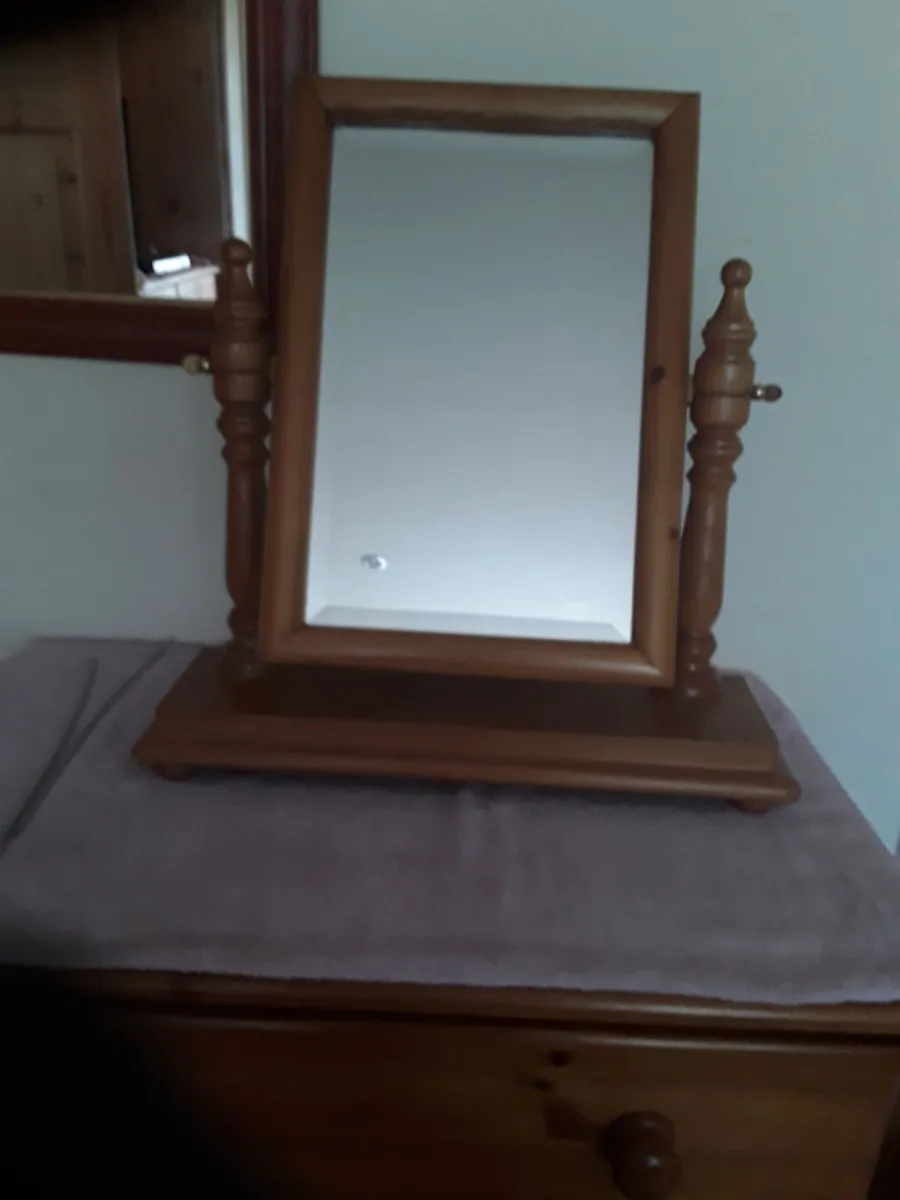 Lovely solid pine dressing table bevel mirror - Image 2