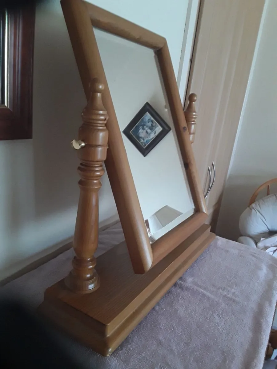 Lovely solid pine dressing table bevel mirror - Image 3