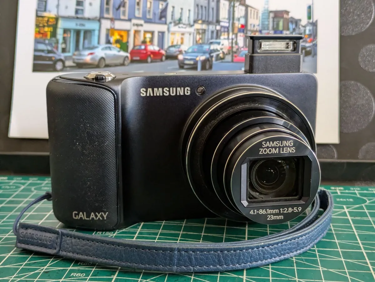 Samsung Galaxy camera 16MP, 21x optical zoom - Image 1