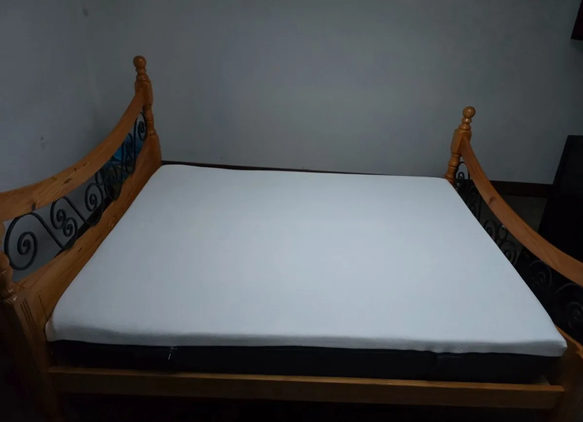 King size bed - Image 2