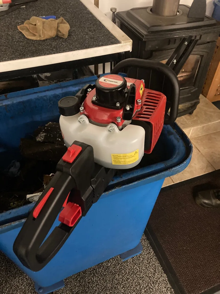 Hedge trimmer for sale - Image 1