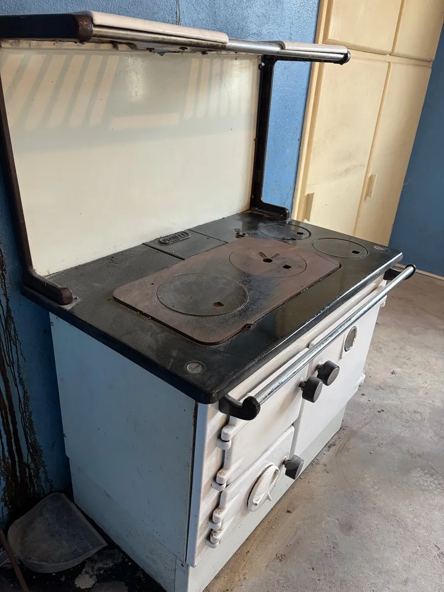 Stanley No. 8 solid fuel range cooker - Image 2