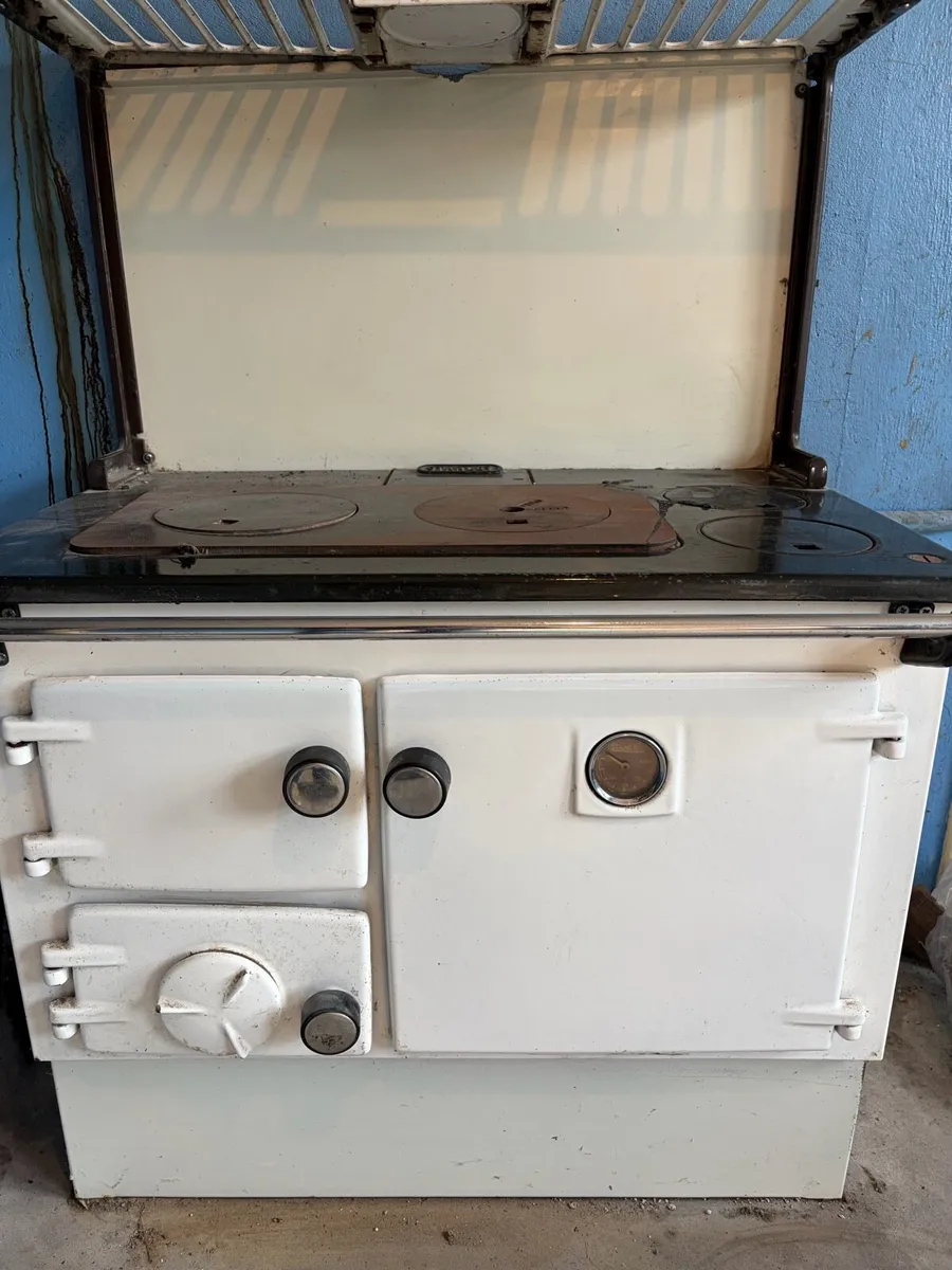 Stanley No. 8 solid fuel range cooker - Image 3