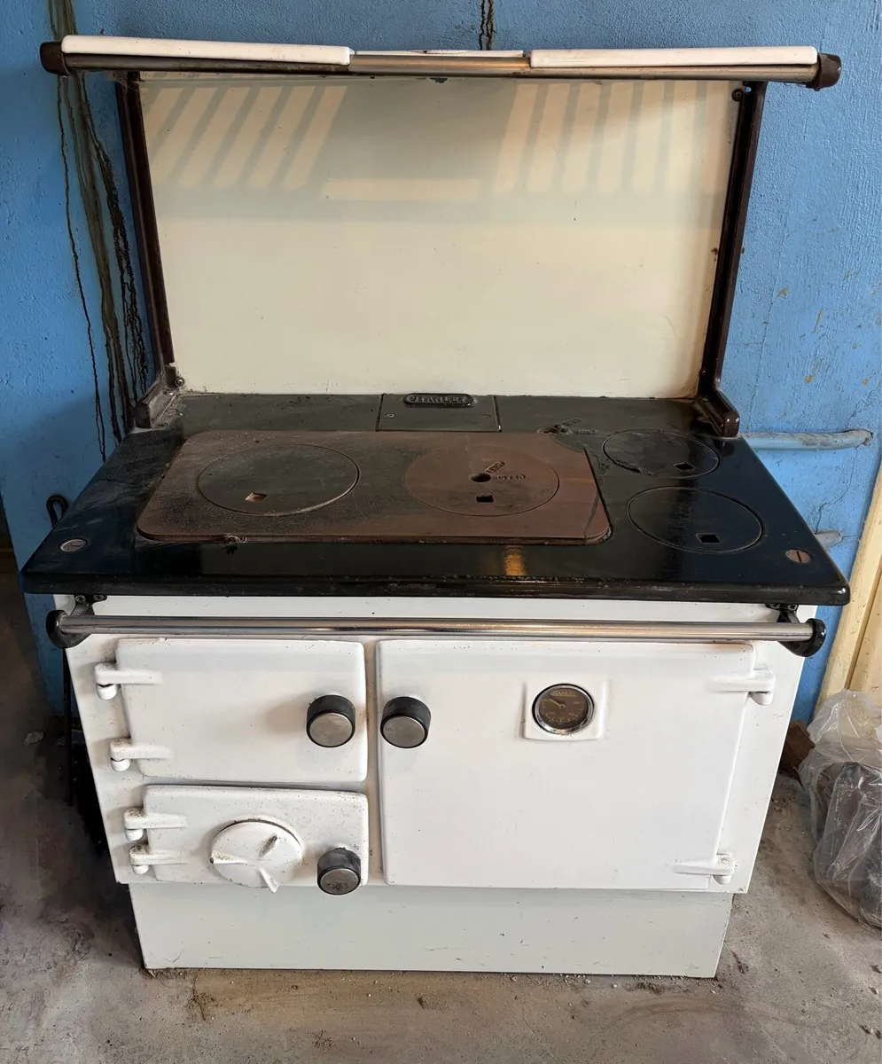 Stanley No. 8 solid fuel range cooker - Image 4