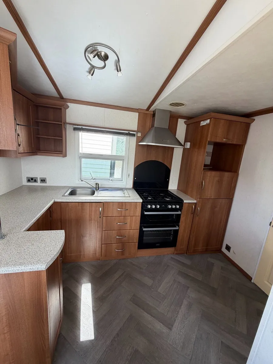 Carnaby 34/12 x 2 Bedroom (Winter Pk) - Image 2