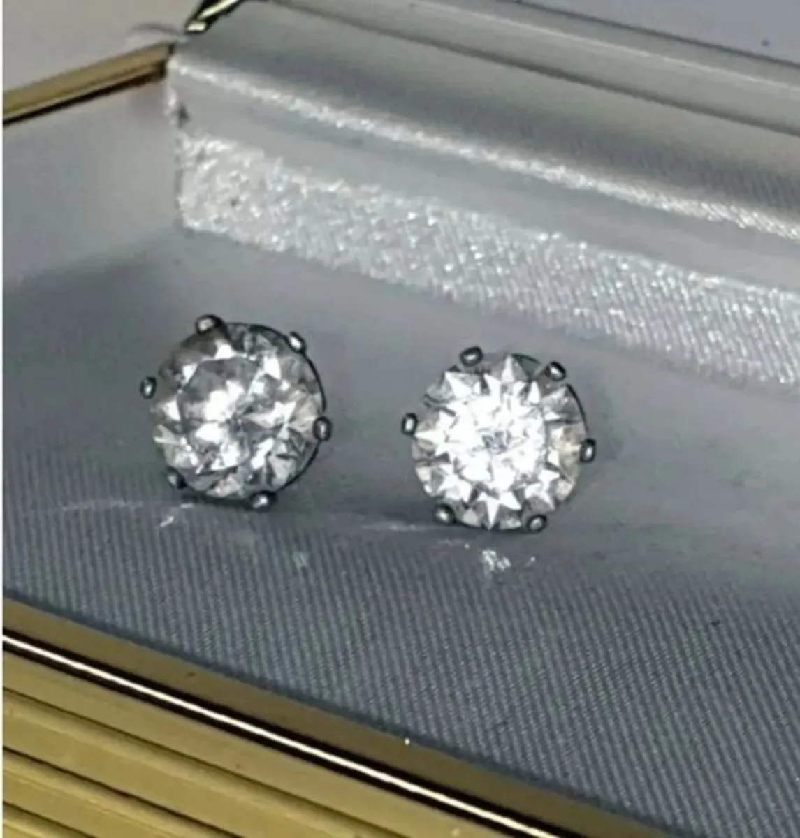 Hallmarked Silver Vintage Solitaire Earrings - Image 1