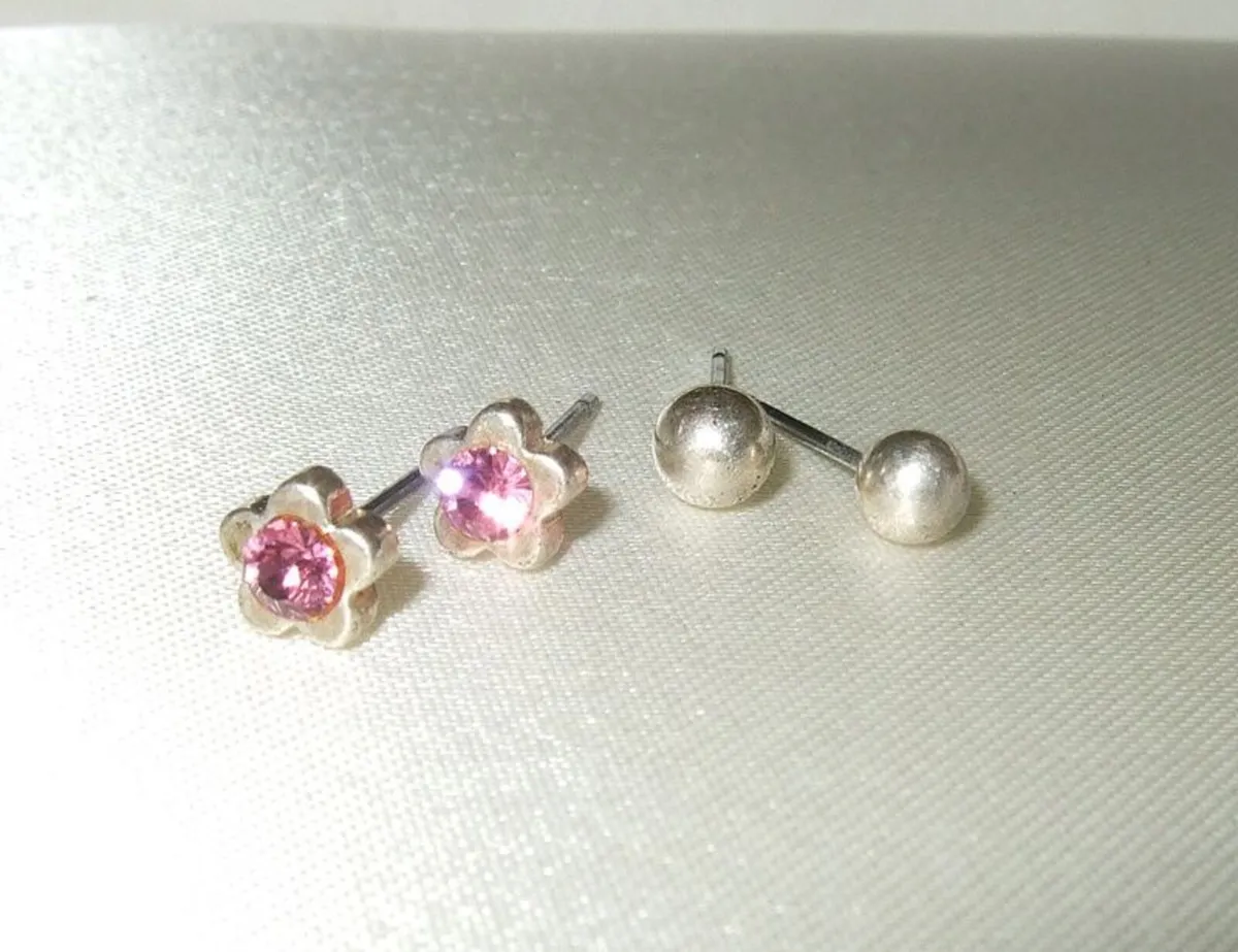 Vintage Hallmarked Silver Flower & Ball Studs - Image 1