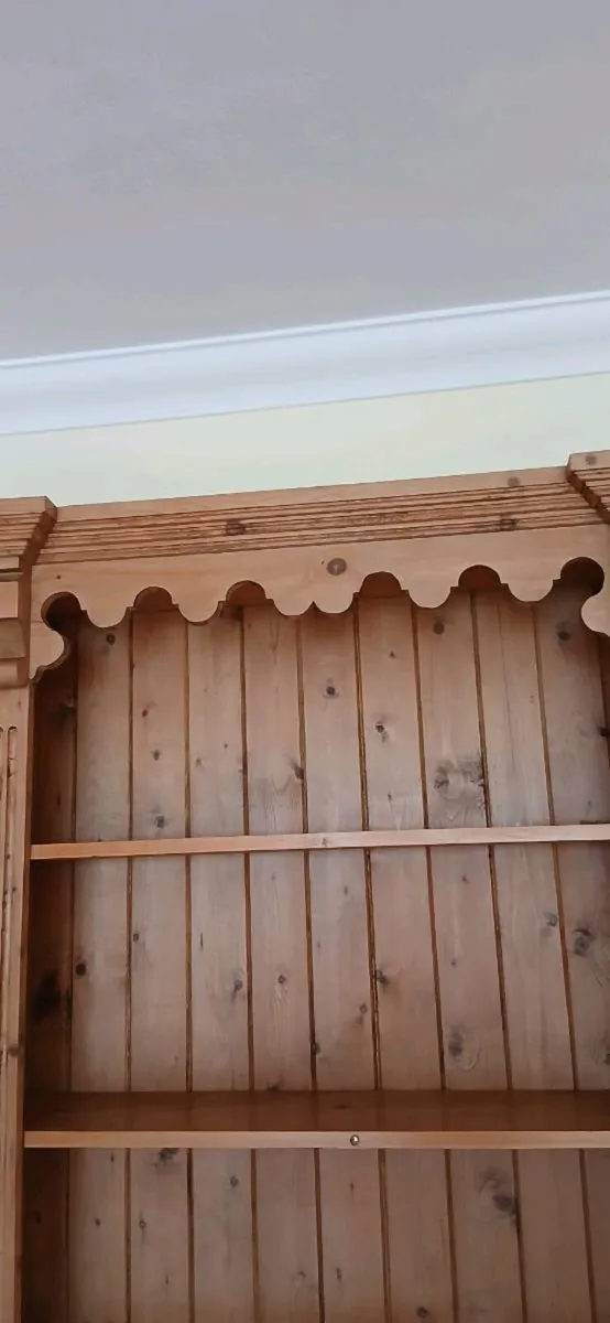 Solid pine vintage 5 shelf bookcase. - Image 2