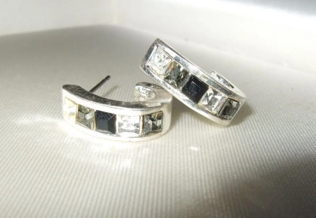 Pristine Vintage Sterling Silver 'Huggie' Earrings - Image 1