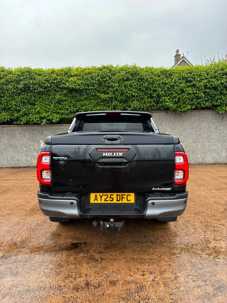 Toyota Hilux - Image 2