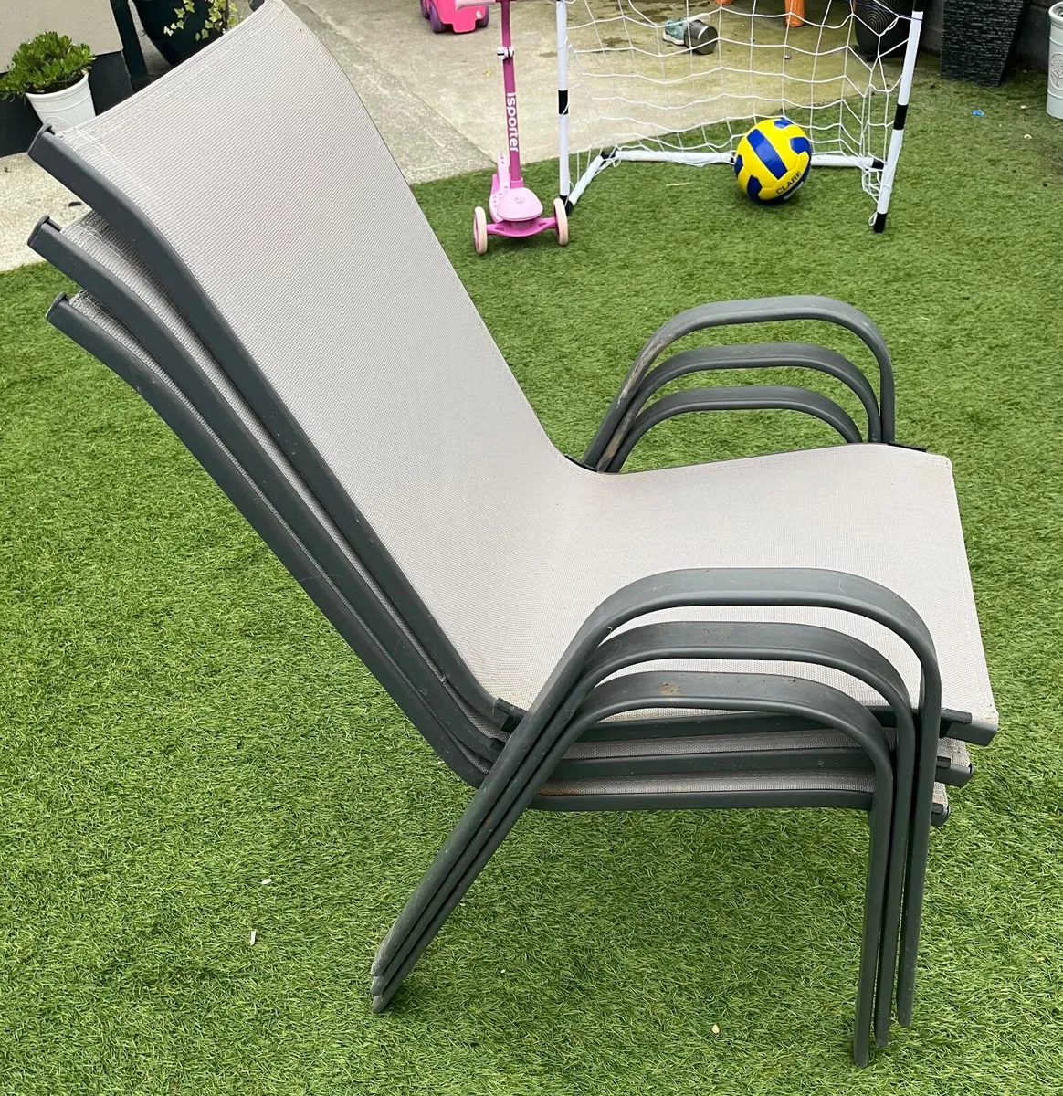 Outdoor table & chairs - Image 3