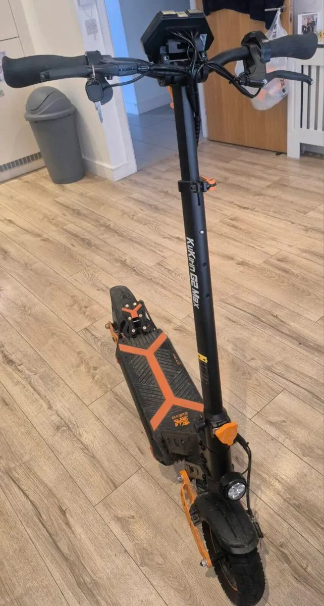 KuKirin G2 Max Electric Scooter + Seat & Charger - Image 3
