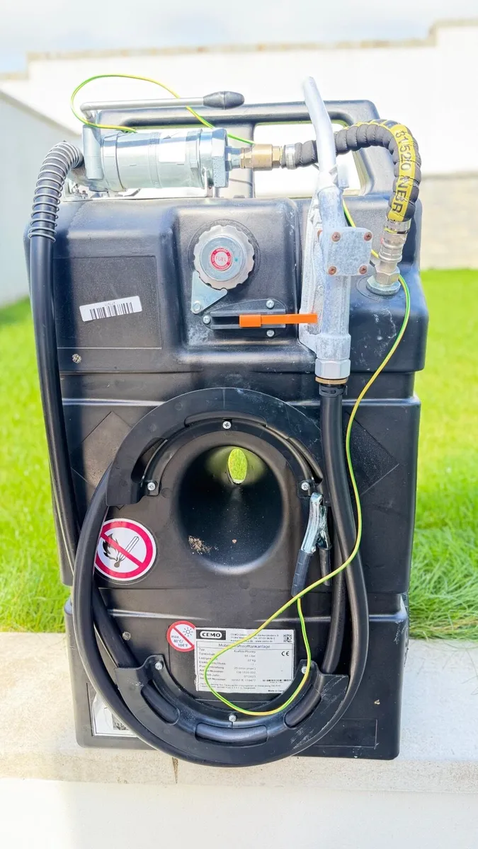 Portable petrol tanks - Image 1
