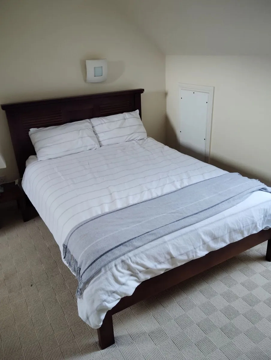 Bed - Image 1