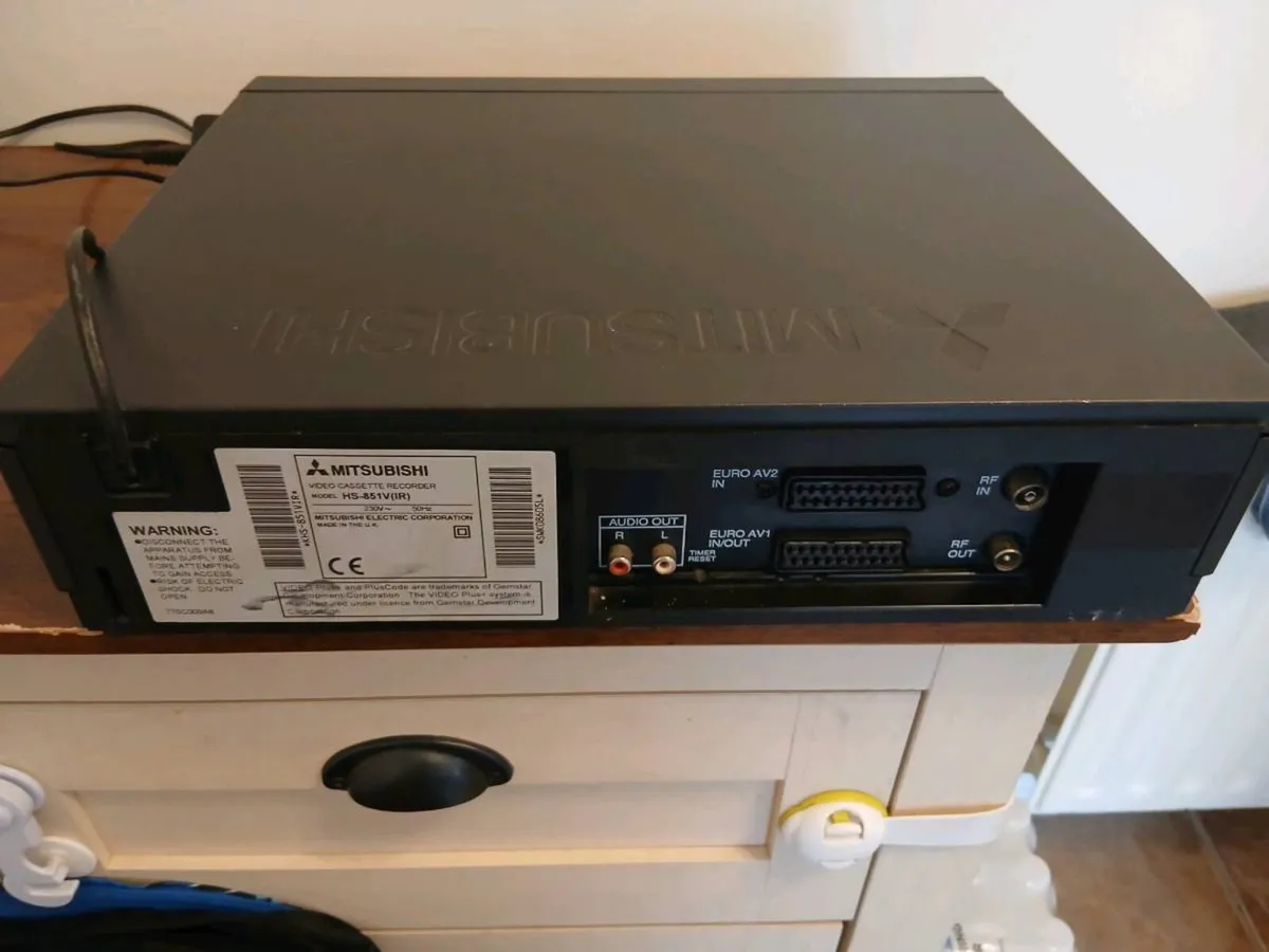 Mitsubishi vhs player - Image 3
