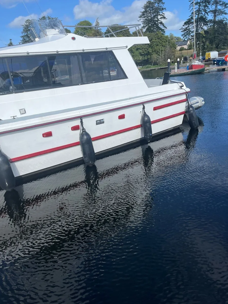35’ broom sedan - Image 3