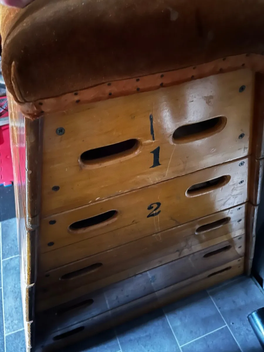 1960’s vintage pommel horse & Vaulting box - Image 4