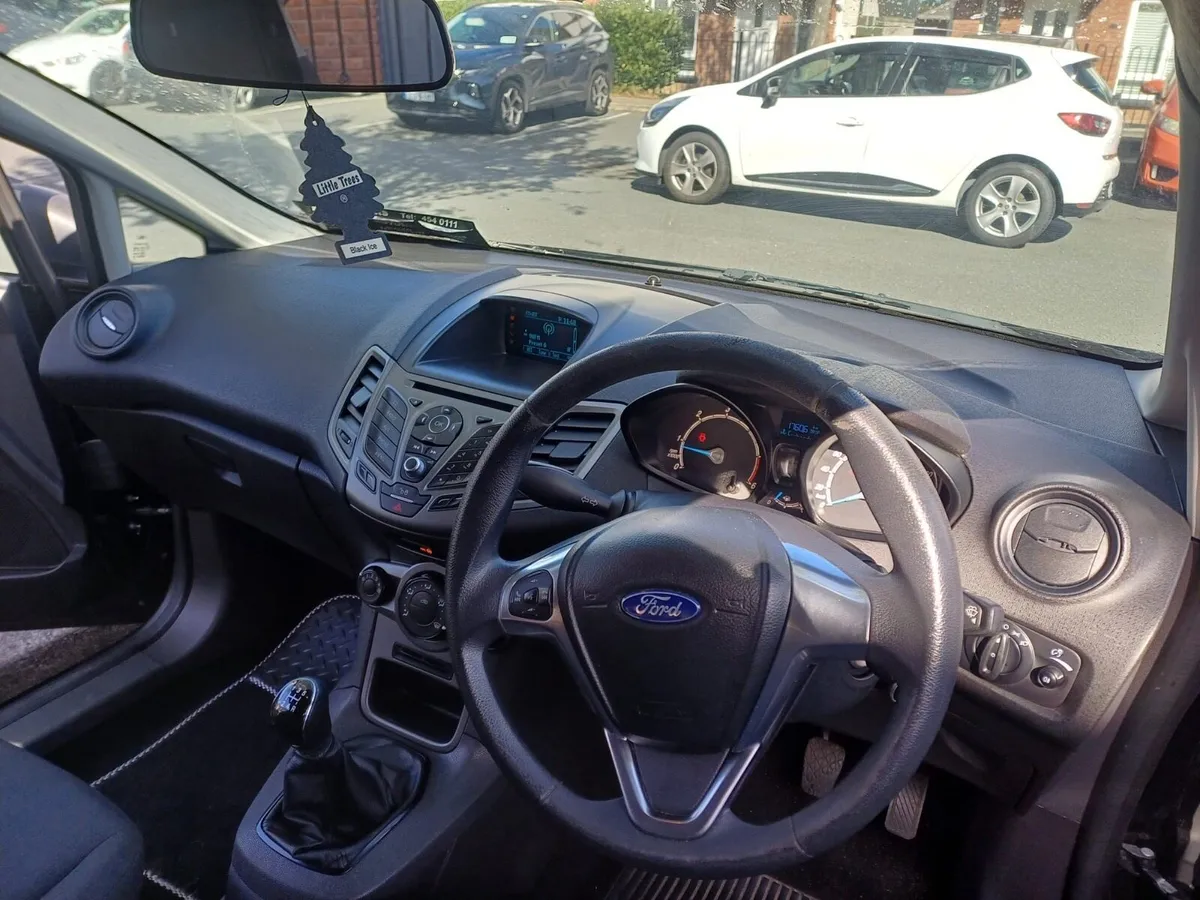 Ford fiesta van - Image 3