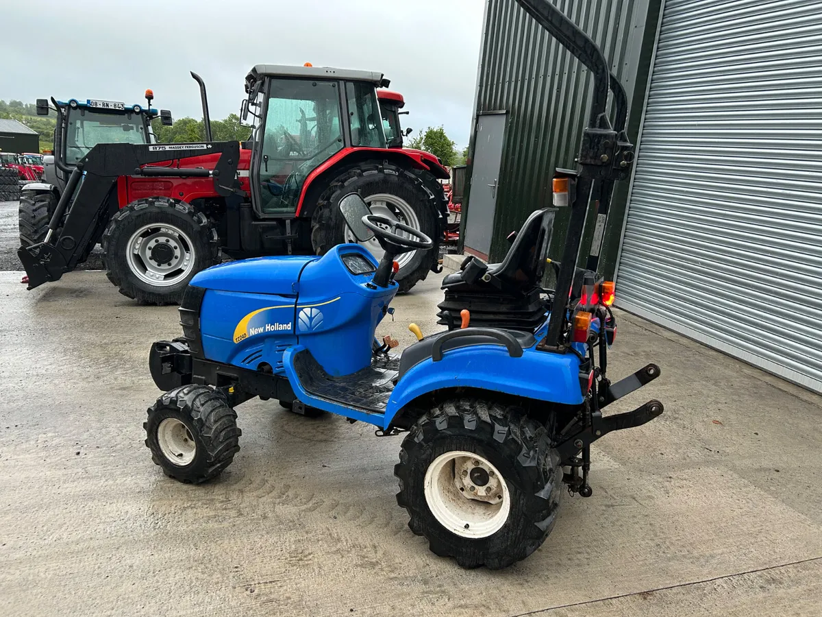 2012 New Holland TZ24D Compact Tractor - Image 3