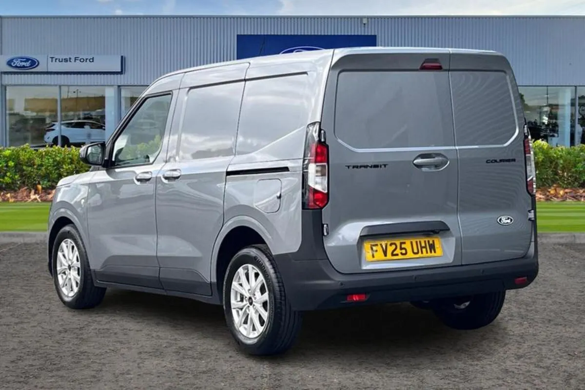 Ford Transit Courier Limited 1.5 EcoBlue - Image 2