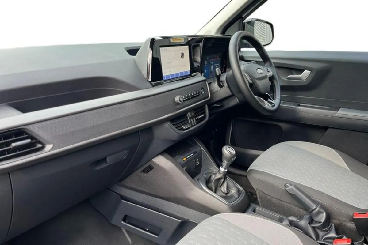 Ford Transit Courier Limited 1.5 EcoBlue - Image 3