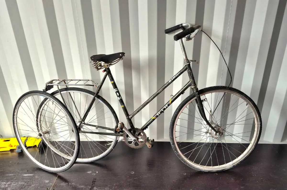 VINTAGE LADIES BICYCLE DUBLIN15 BLANCHARDSTOWN FEE - Image 2