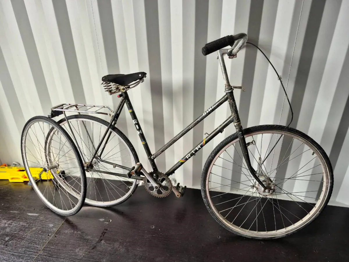 VINTAGE LADIES BICYCLE DUBLIN15 BLANCHARDSTOWN FEE - Image 4