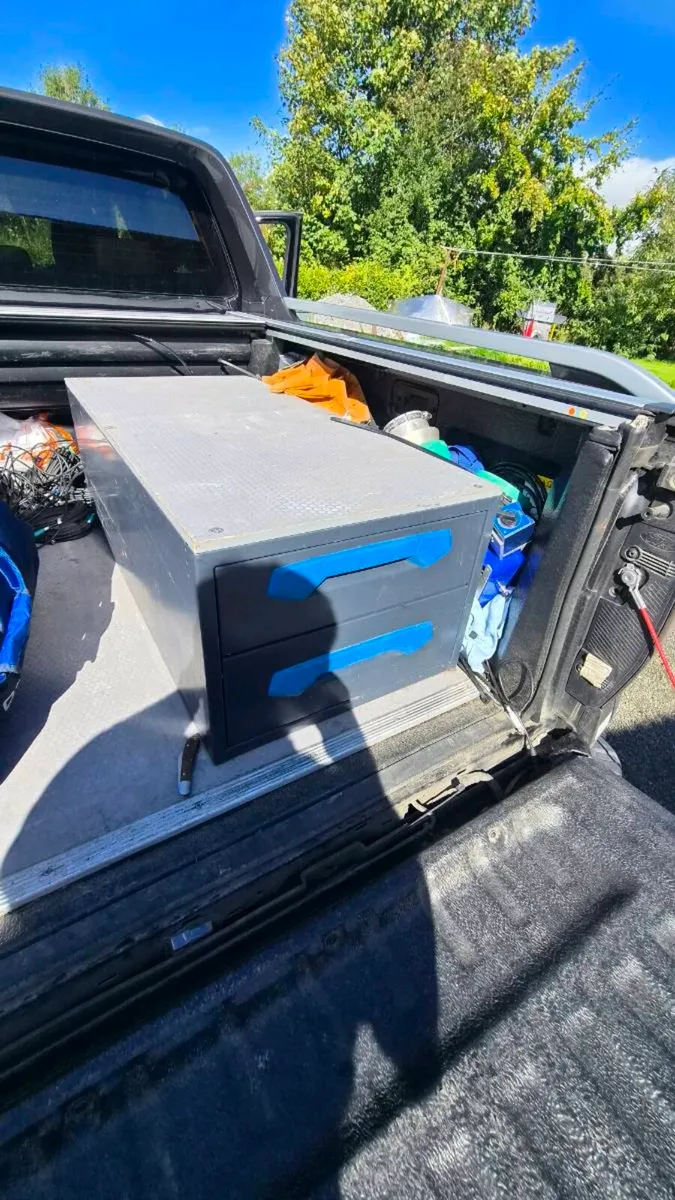 Van/jeep storage - Image 1