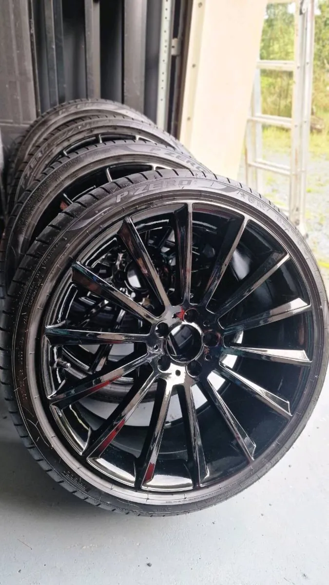 AMG 20" Alloys - staggered- Perilli tyres - Image 1