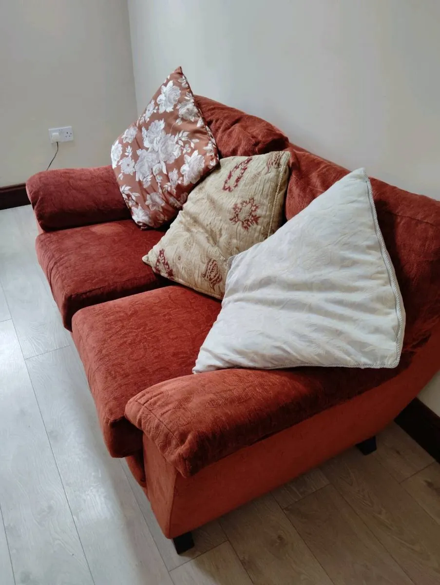 Couch. - Image 3