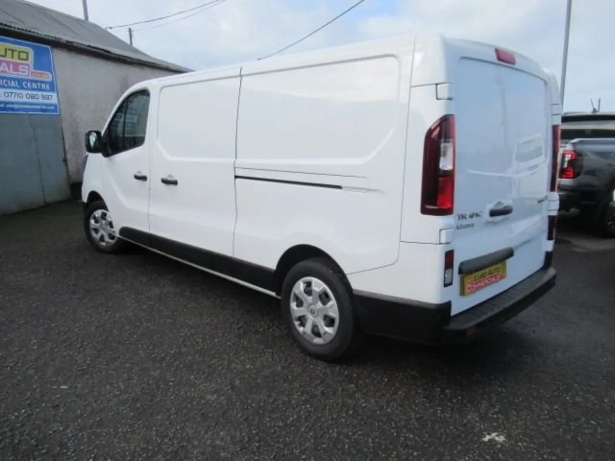 2.0 dCi Blue LL30 Advance Panel Van 5dr Diesel Man - Image 2